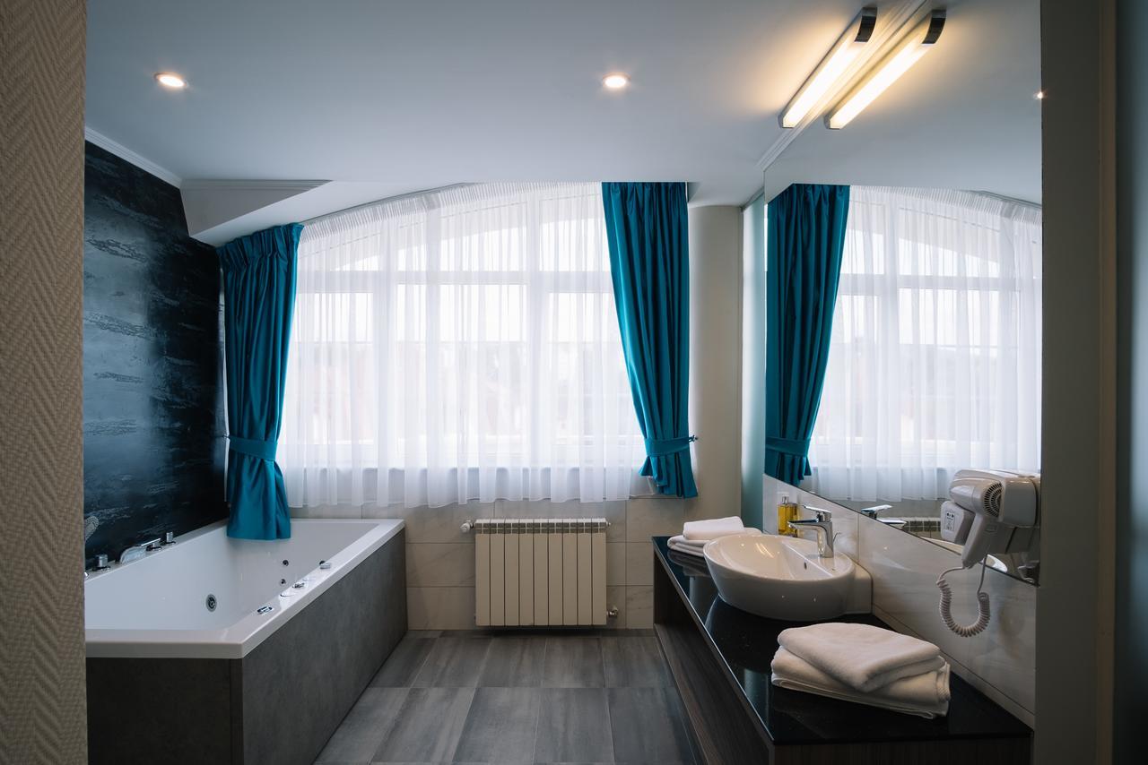 Norm Hill Hotel Cluj Napoca Bagian luar foto